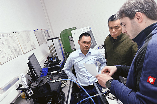 Service
Weltweite Inbetriebnahmeunterstützung und Wartung