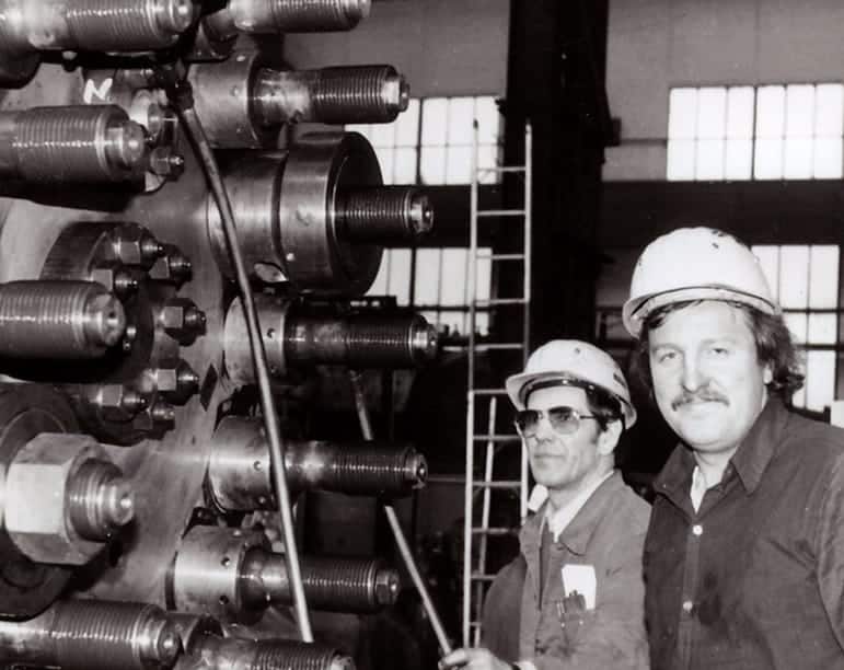 Martin Schaaf在Wirth公司设计了第一款螺栓拉伸器
